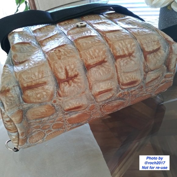 Monstera Leaf Leather Convertible Backpack - Picture 11 of 16